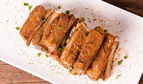 羊肉湯、羊蝎子、牛腩煲、小炒黃牛肉……爆款頻出，看預(yù)制菜玩家們?nèi)绾巍芭胙蛟着！?/>
                </div>
                <div   id=
